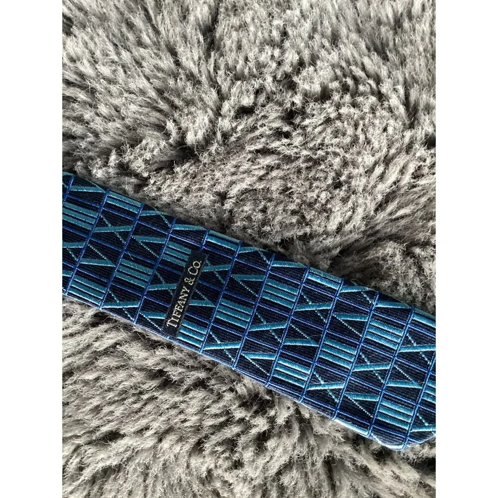 Tiffany & Co. Men's 100% Silk Roman Numerals Neck Tie Made in Italy Blue‎